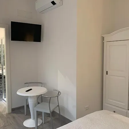Hotel Domus Dotta New Bologna Exterior foto